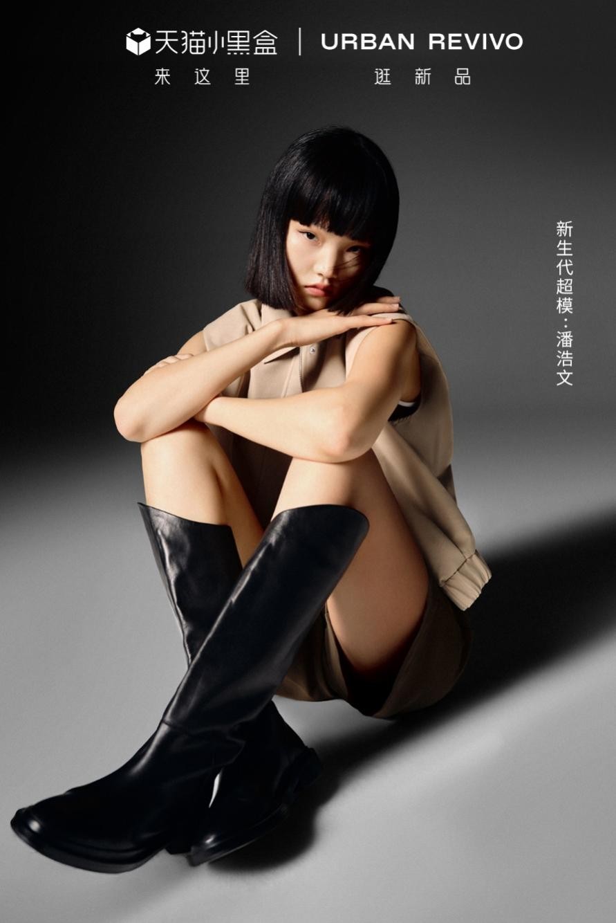 ur爆款黑色羽绒服测评,ur紫色羽绒服开箱