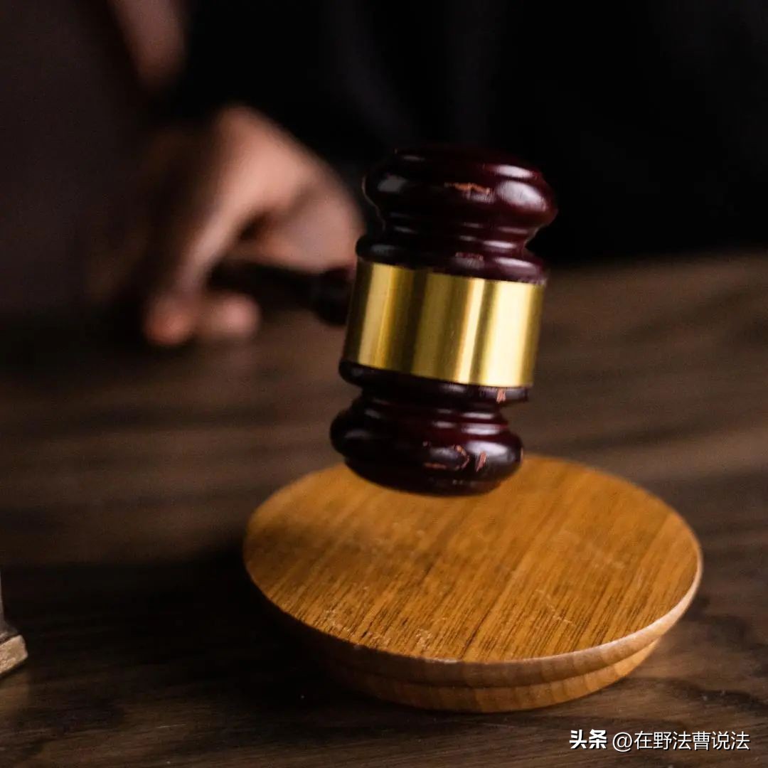 销售假冒注册商标的商品如何定罪,销售假冒注册商标商品如何定罪