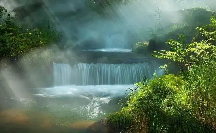 唐朝非著名诗人于良史，写下了“掬水月在手”的唯美佳句