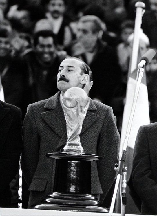 别傻了,不管你买哪支球队赢“*彩博**公司”都稳赚