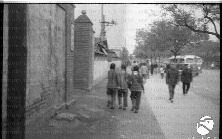 慈禧真人照片对比,清末老照片慈禧眼袋下垂