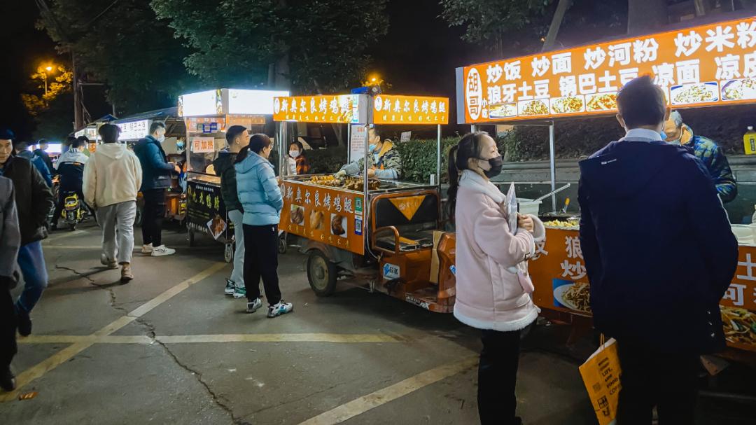 成都伏龙小区伏龙一街,土味城中村