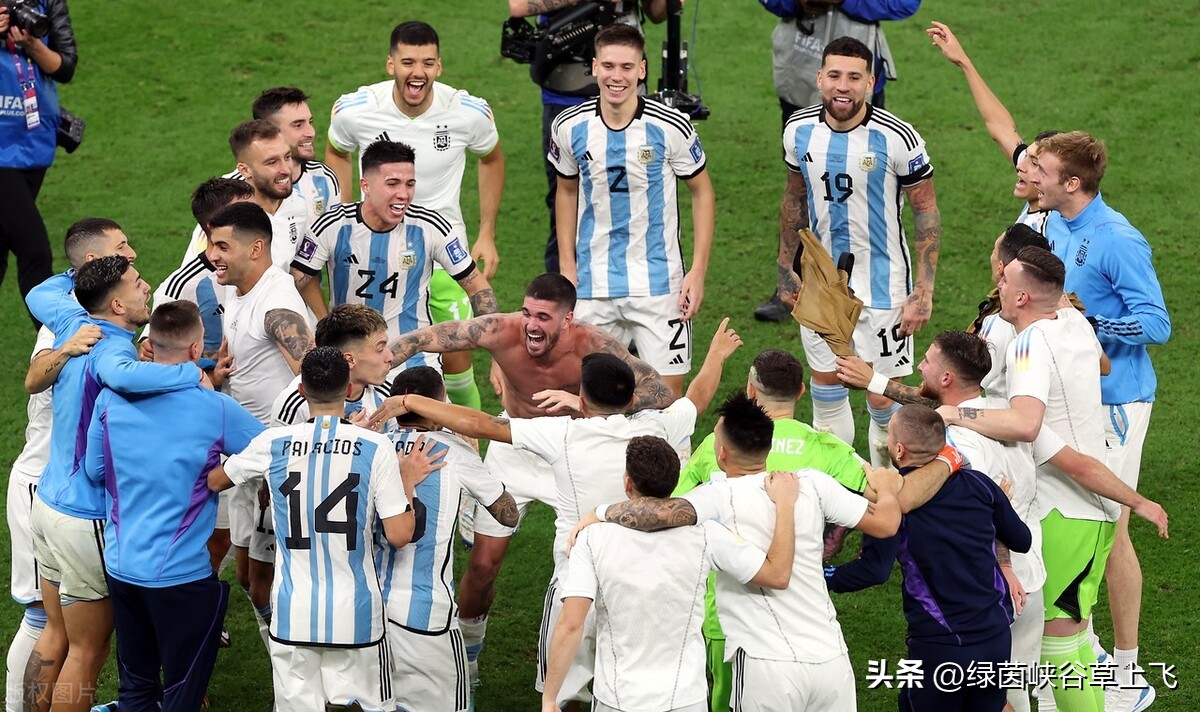 恩佐费尔南德斯会成为未来新秀吗,恩佐费尔南德斯拥抱梅西