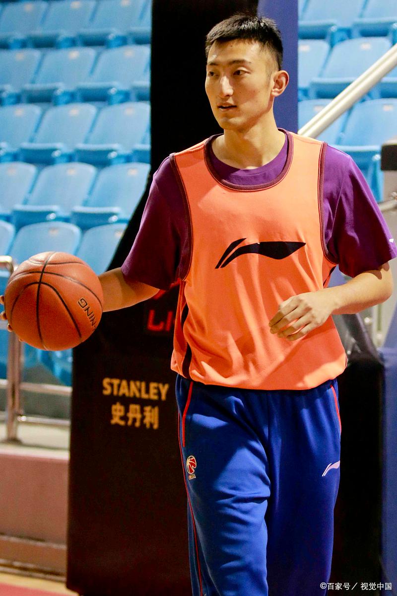 CBA季后赛前瞻:广东男篮整装待发,任骏飞缺席名单,赵睿要改变