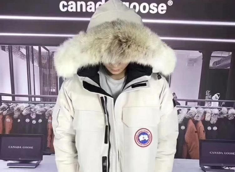 穿了一次加拿大鹅，还是换回了鸭鸭！经验教训：羽绒服别只看品牌