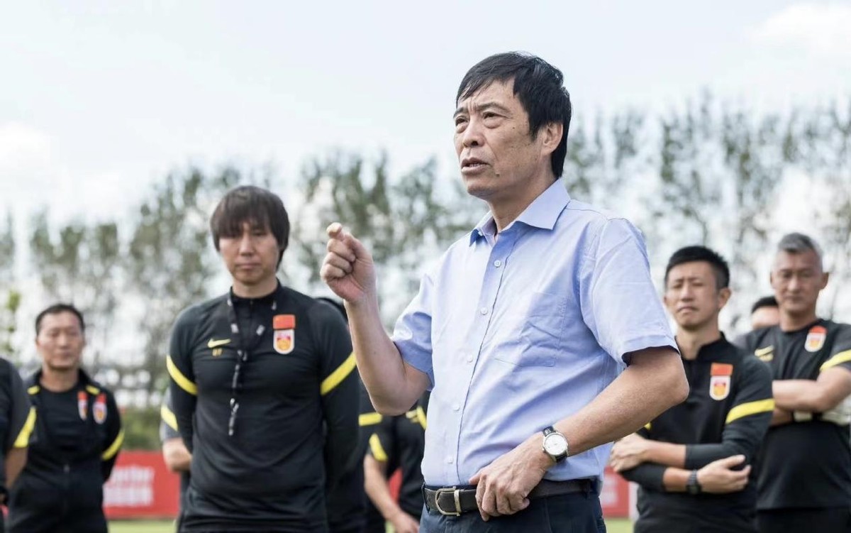 李铁恶行曝光！欲起诉媒体人封口，陈戌源出面干预，足协混乱不堪