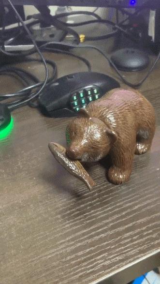 伴娘抢了新娘风头躲角落,伴娘躲在角落玩手机很漂亮