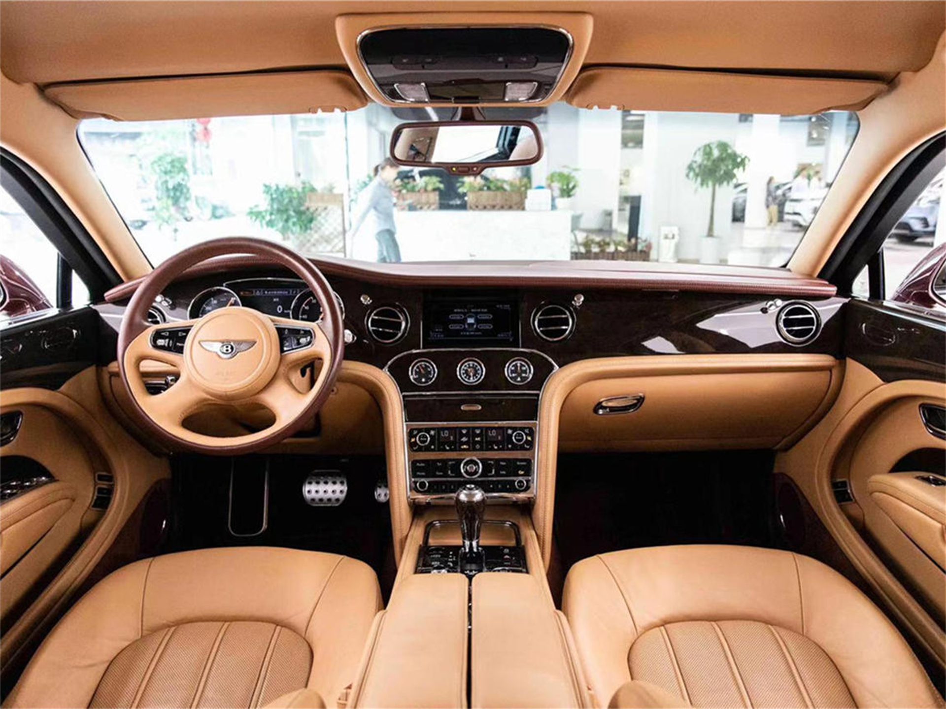 最便宜的全新宾利落地多少钱,宾利哪一款车最值得购买