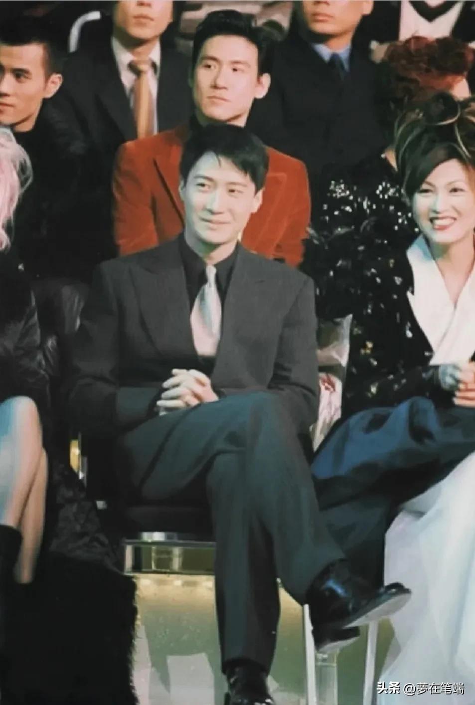 王一博帅到爆照,王一博帅出天际