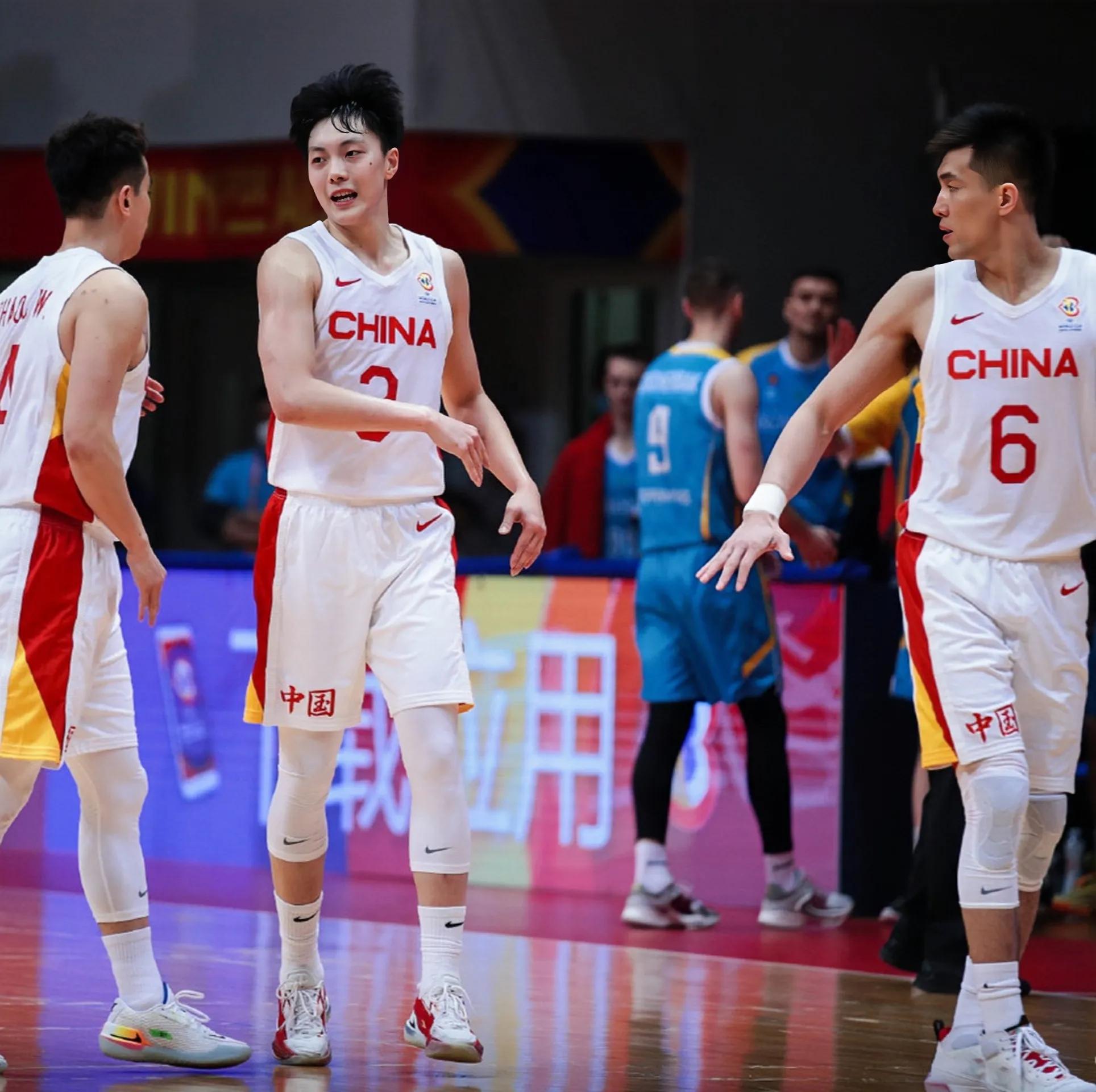 最新国家男篮12人名单郭艾伦候补,男篮6人组