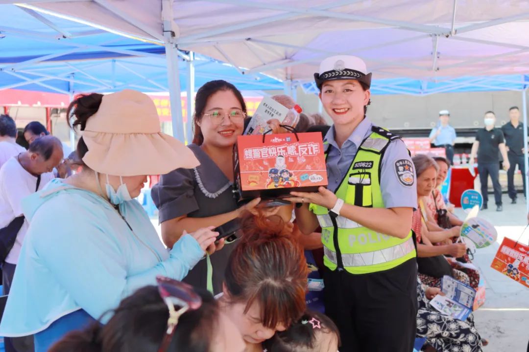 中秋送点什么好？交警蜀黍的这份“礼包”人人都需要！