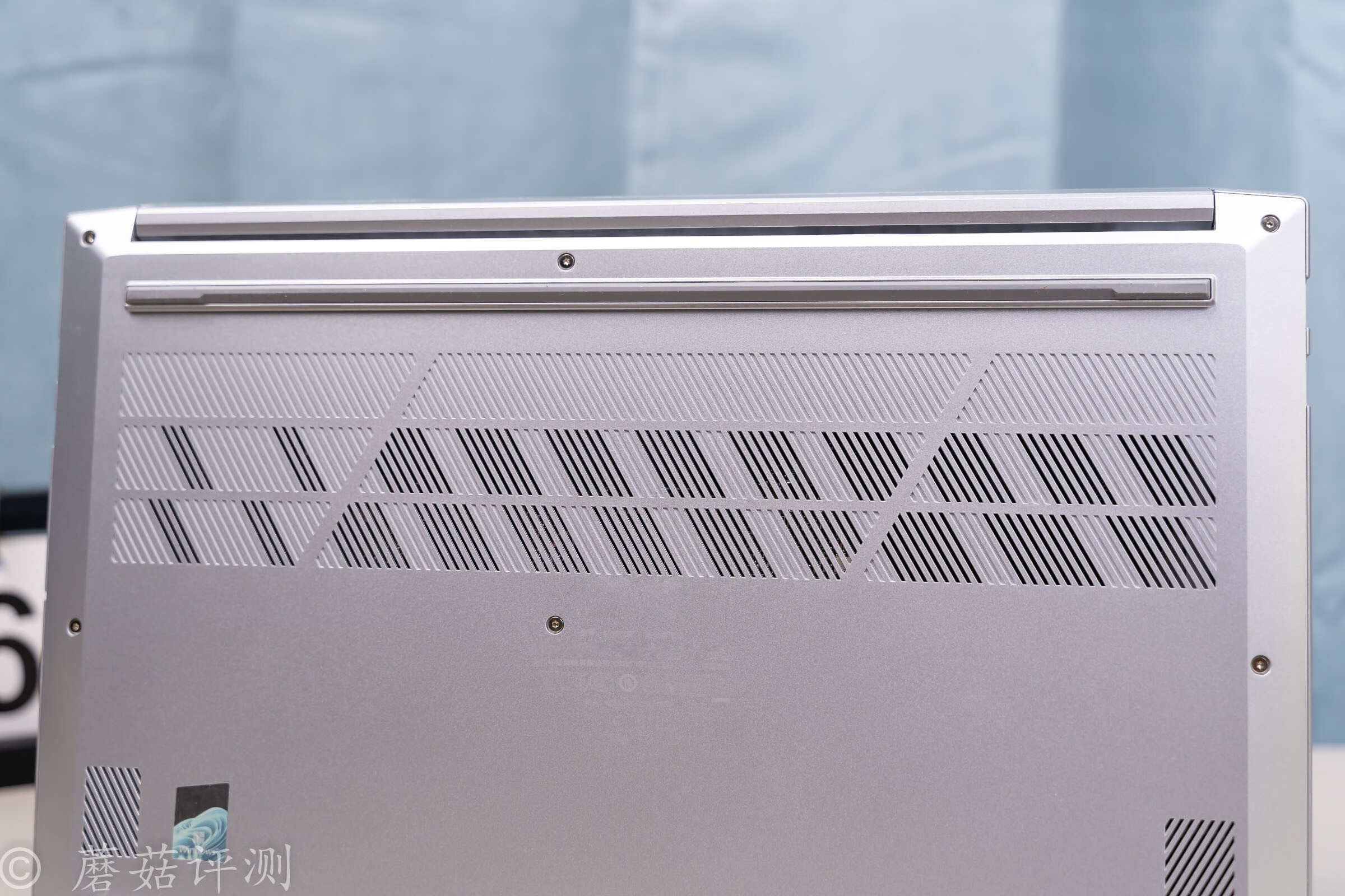 华硕无畏pro15锐龙版和灵耀pro14,轻薄本华硕无畏pro15游戏测评