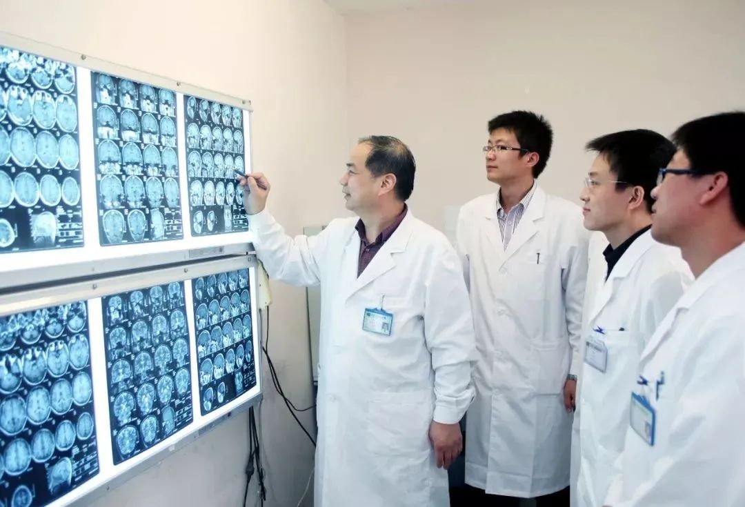 40亿，4位顶尖专家成功登陆创业板