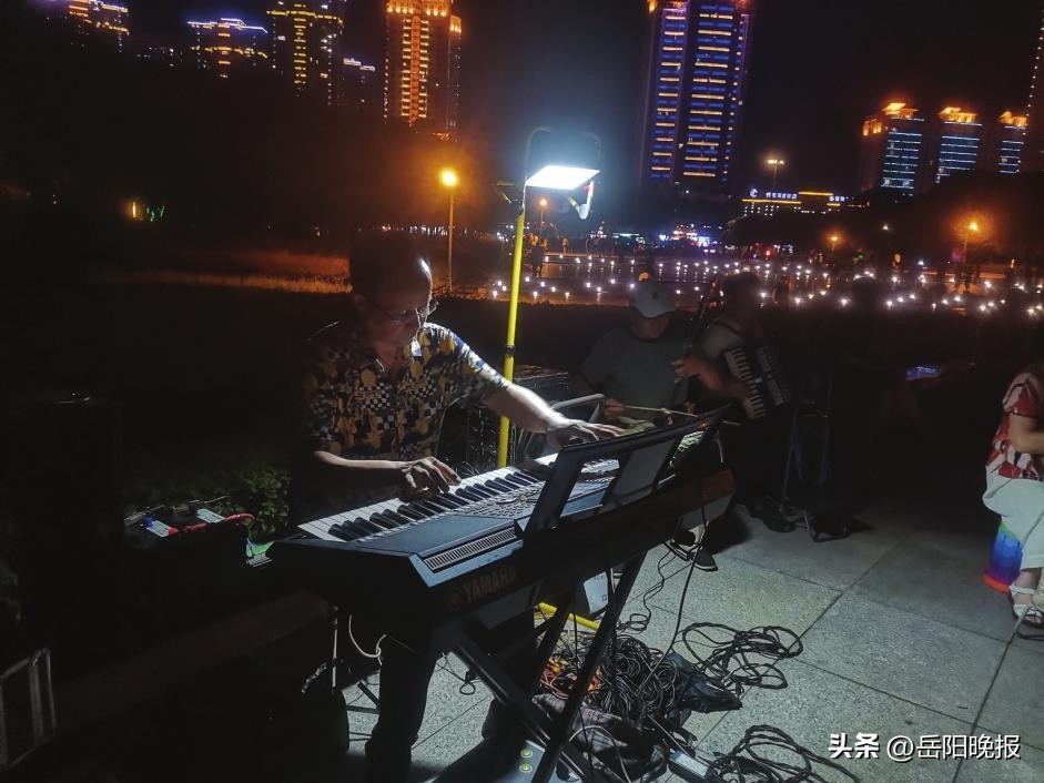 好嗨哟！夜幕下的岳阳