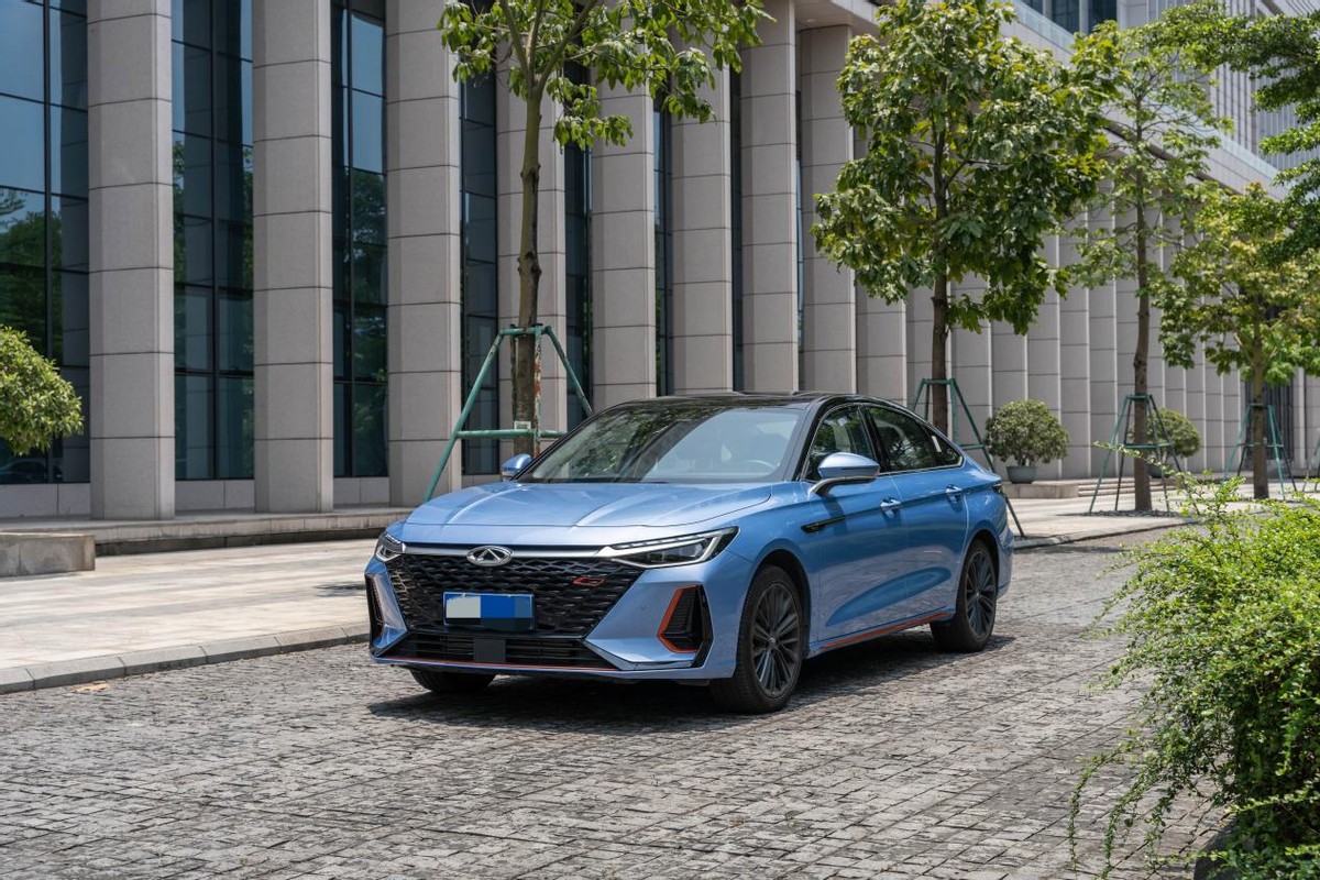 艾瑞泽8跟思域哪个更值得入手,买思域还是艾瑞泽8比较好