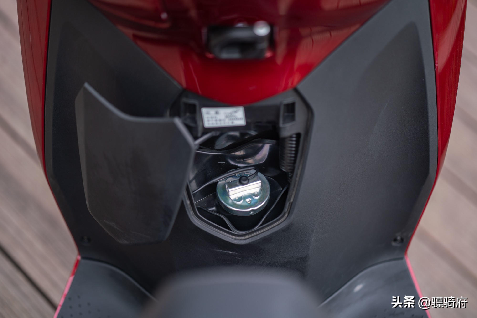 2020款本田lead125是缸头水冷吗,本田lead125和铃木uy125哪个动力强