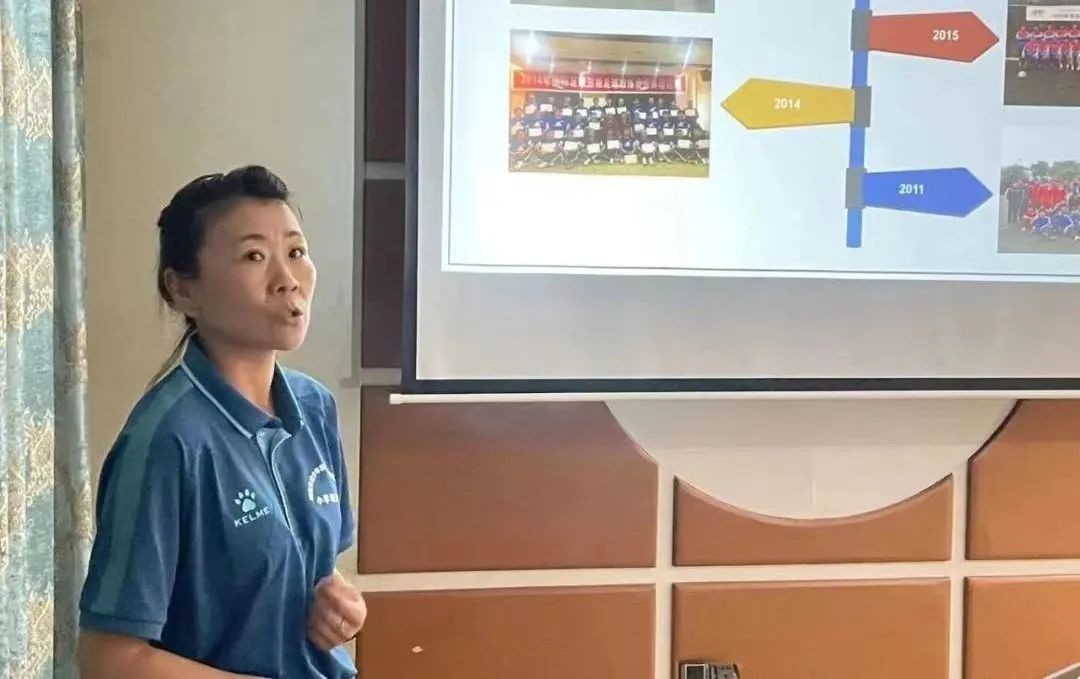 绿茵洒汗水点亮足球梦——经开四小参加2022年陕西省青少年校园足球精英训练营活动