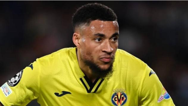 25岁荷兰天才神锋状态低迷，却成转会香饽饽，3大英超劲旅哄抢