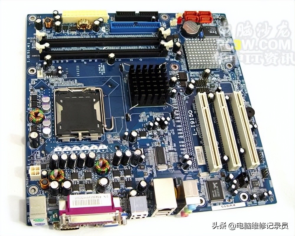 用电脑看电影有杂音，是什么原因？看完此文，给你影院观影感觉！