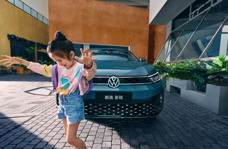 大众朗逸新锐跟新款轩逸哪个更好,朗逸plus1.5l对比轩逸1.6哪个省油