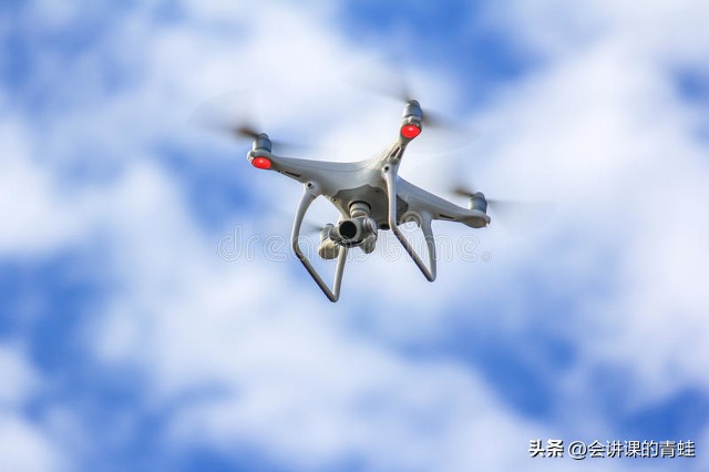 直升机飞17楼*窥偷**女人洗澡，现代科技侵犯隐私防不胜防