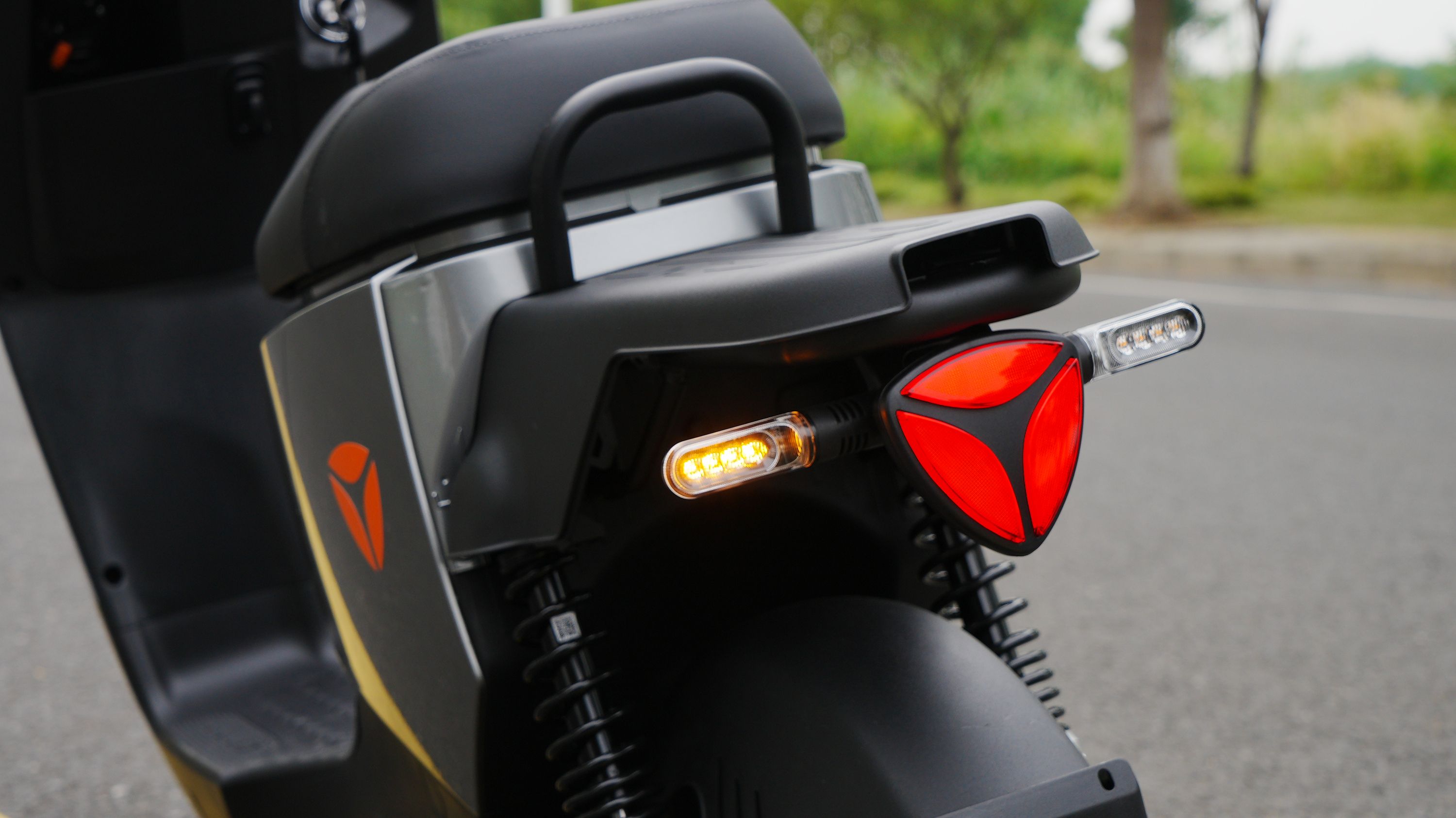 合格的“*男猛**”坐骑什么样？一文看透电动车选购（附实例解析）