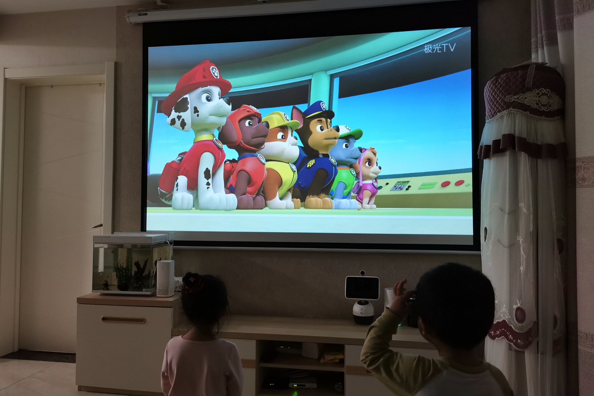 哪款4k投影仪性价比最高,一千块以下的投影机