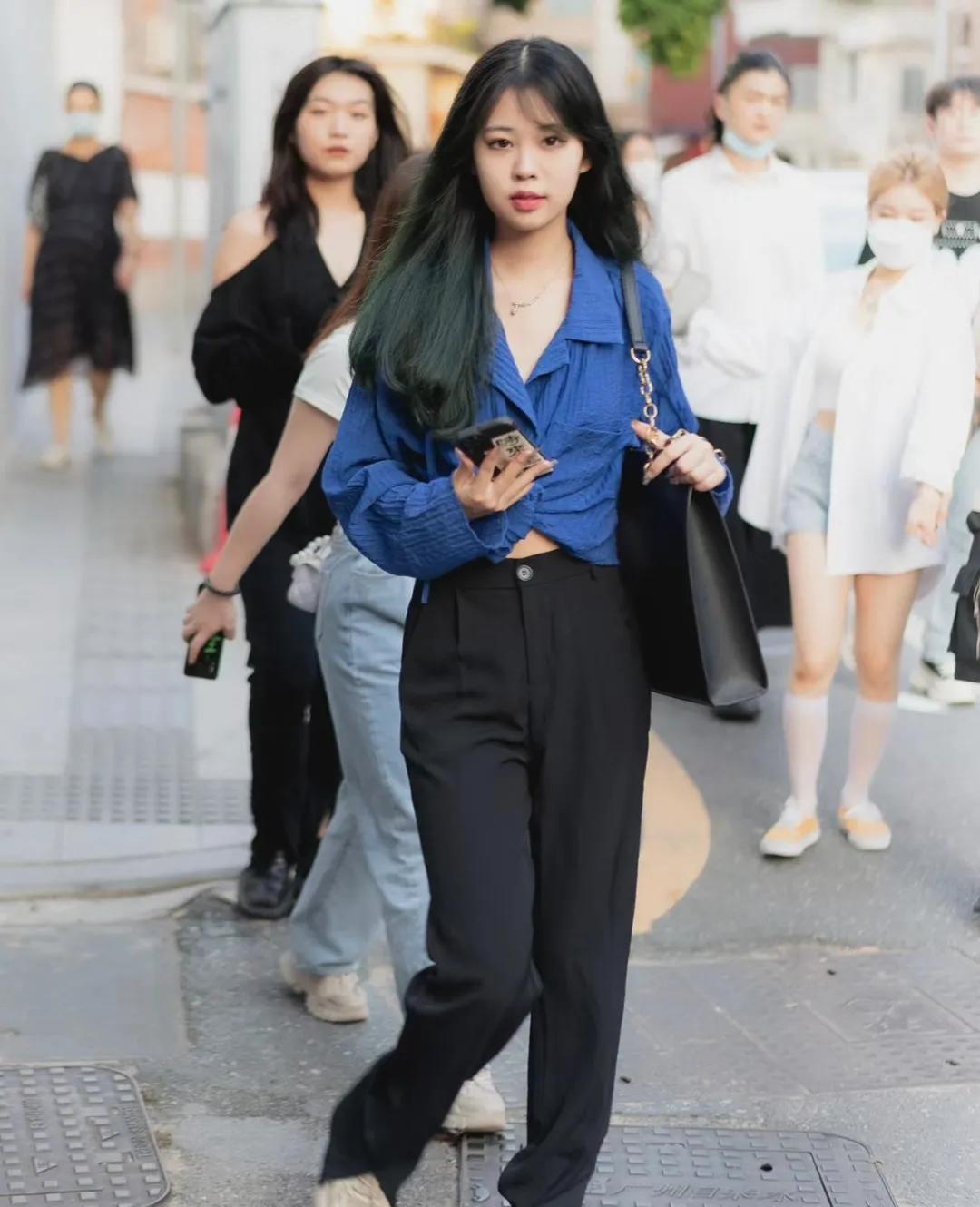 深圳市时尚街拍,穿衣风格干净有气质街拍