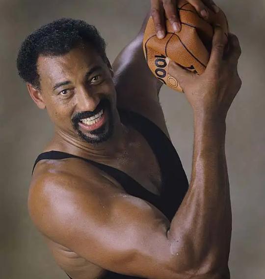 有照片我才敢这样说,NBA这些球星的肌肉就是这么不真实