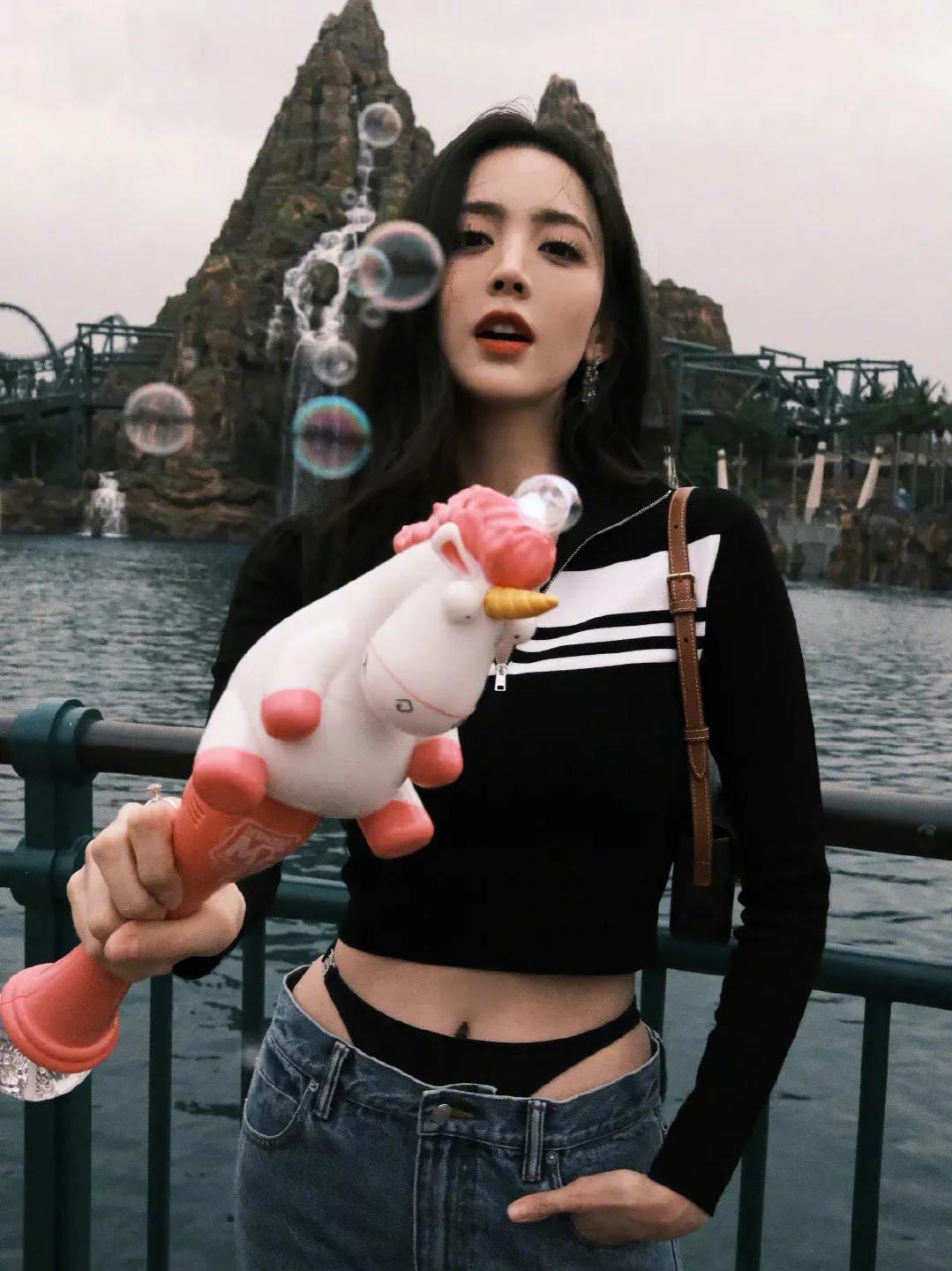 古力娜扎的丁字裤就是穿衣自由吗？