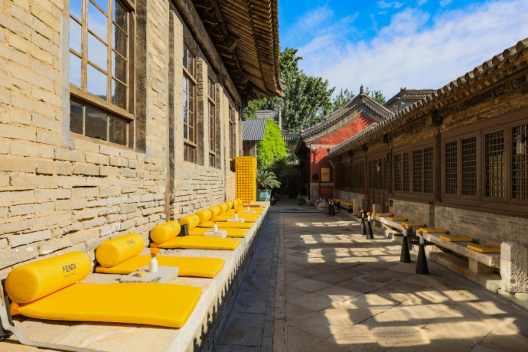 喜茶与fendi联名的奶茶哪里买,fendi和喜茶联名