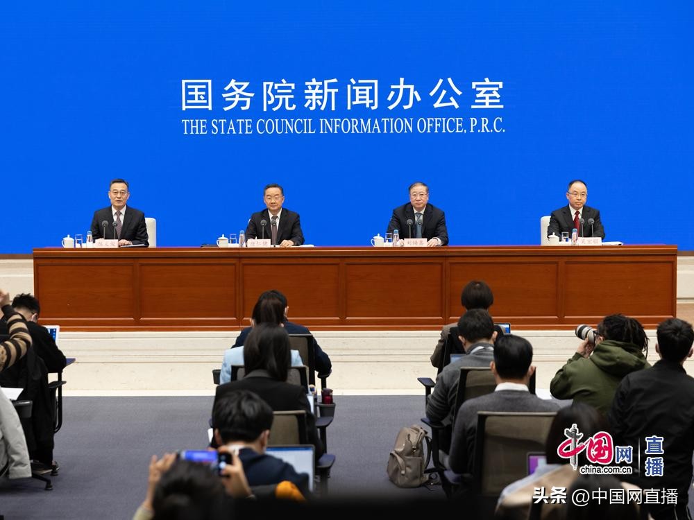 农业农村部谈强化农民增收,中央提出抓好三农工作指的是什么