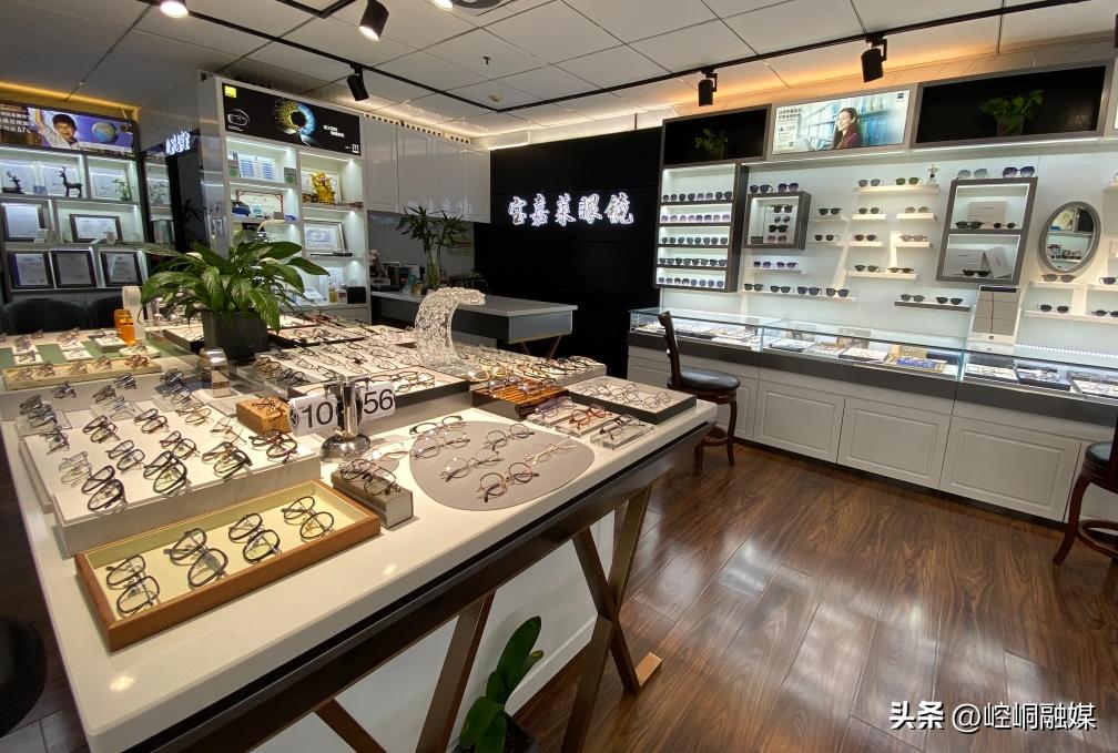 配眼镜的基本常识和技巧,正确佩戴隐形眼镜