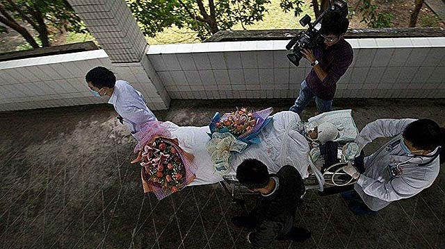 小腿巨粗的女孩,河南女子患病腿粗如大象