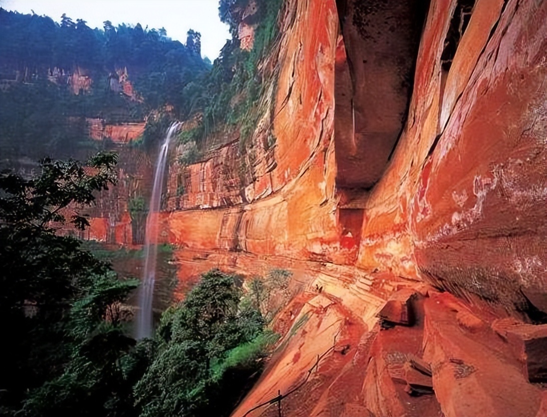 今日缅*果敢甸**：国门汉字已被更换，现使用缅文成主流