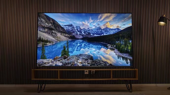 同样价格索尼x90l和海信电视e8k,海信e8h与索尼x90l哪个好