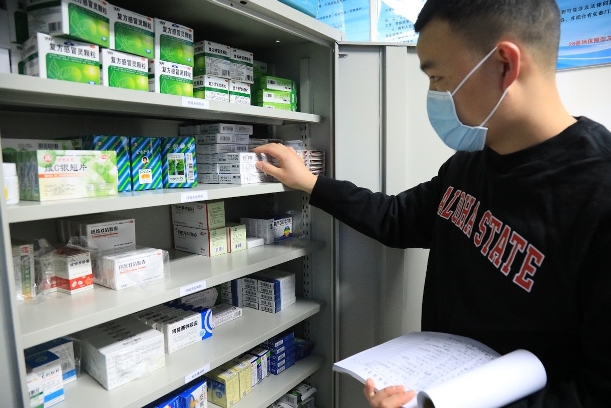 牧星人负重前行,战役行动致敬风雪中逆行的守护者