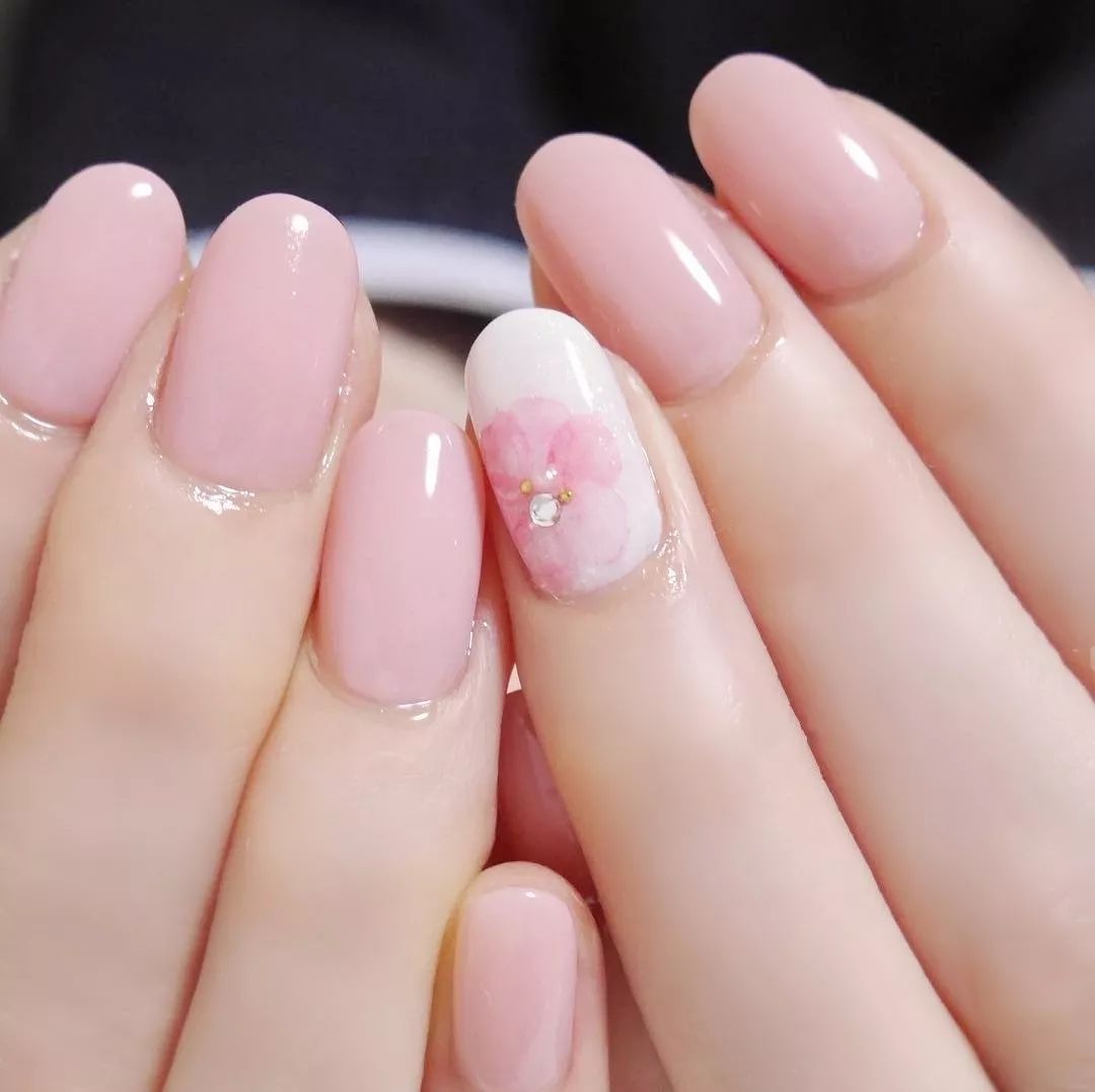 简单又纯又欲的美甲图文,不俗气简单又好看的美甲