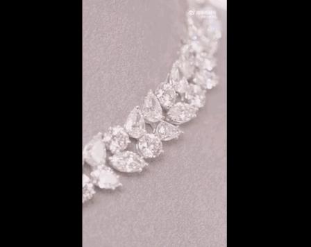 关之琳红宝石戒指,关之琳拍卖红宝石成交价