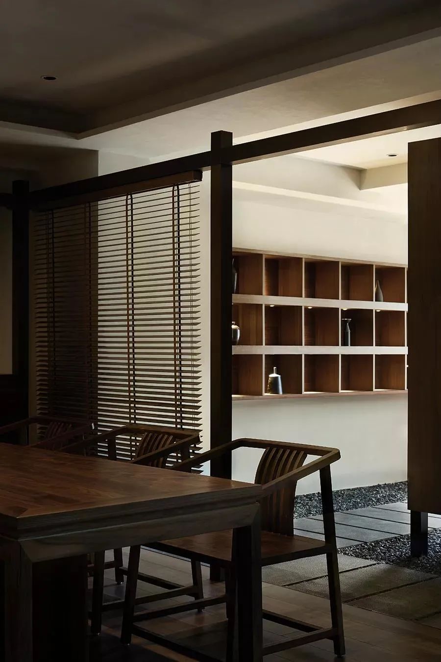 江南风园林中式餐厅设计方案,餐饮空间设计现代新中式