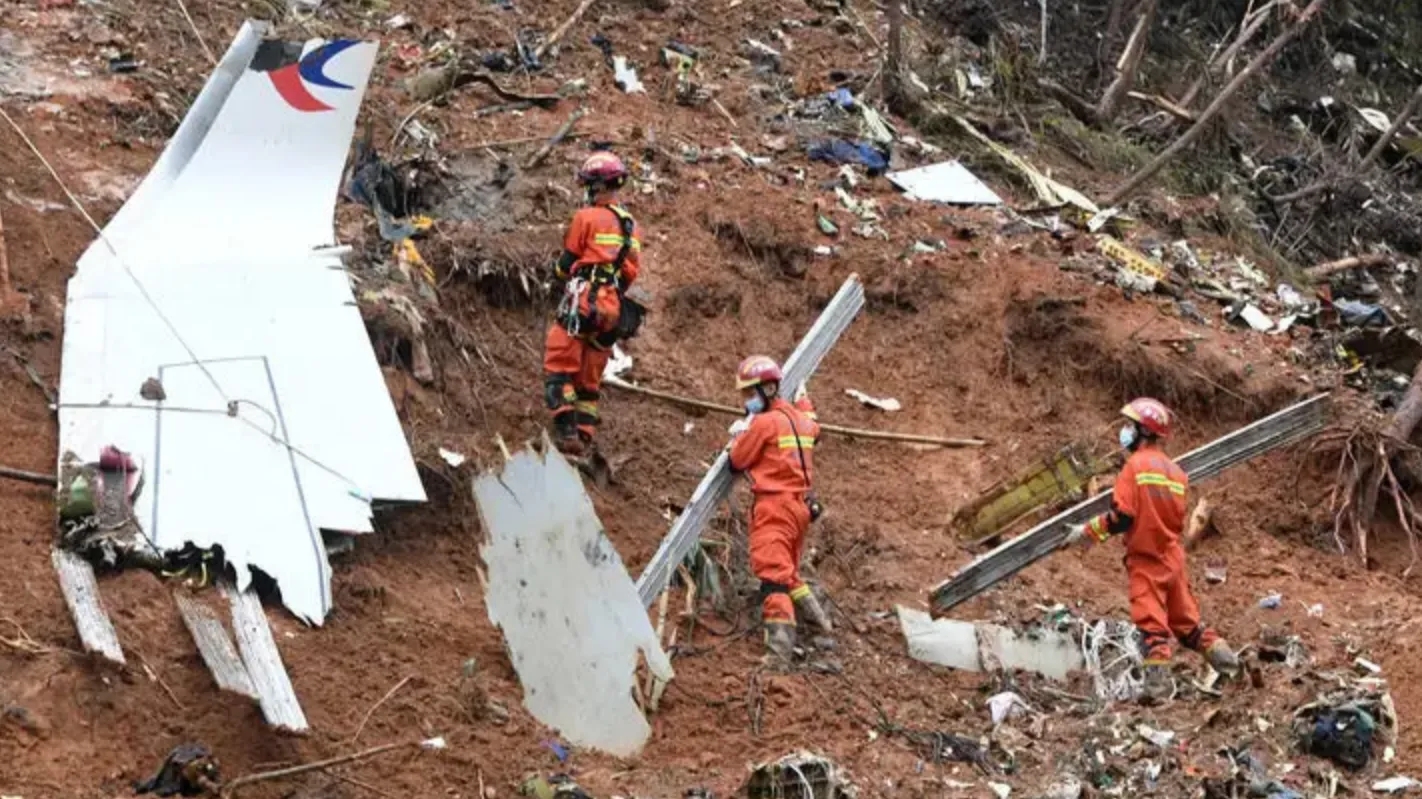 东航空难一周年,东航空难两周年