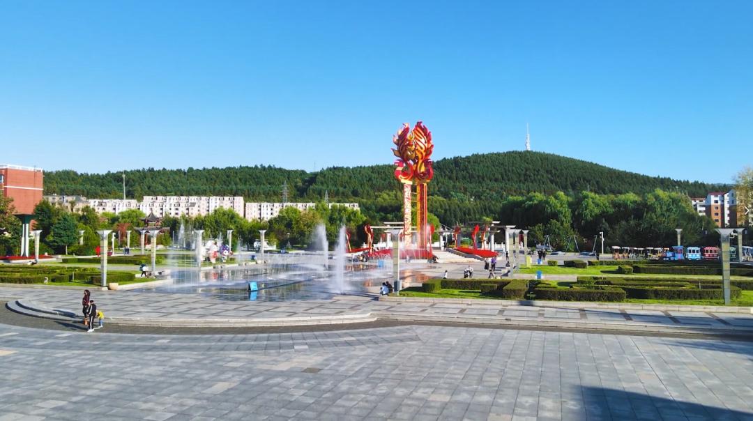 相见恨晚这首歌完整版,原汁原味古色古香的一座小城