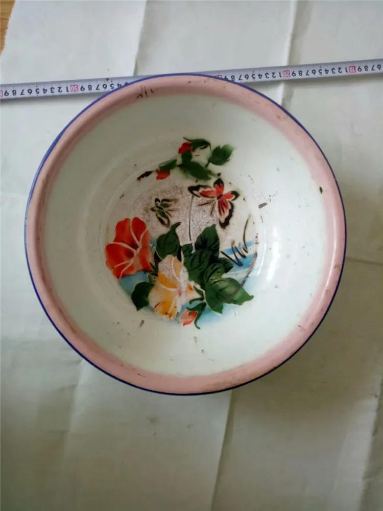 你可还记得黑白电视机上的彩色贴膜？回顾一些八九十年代生活用品