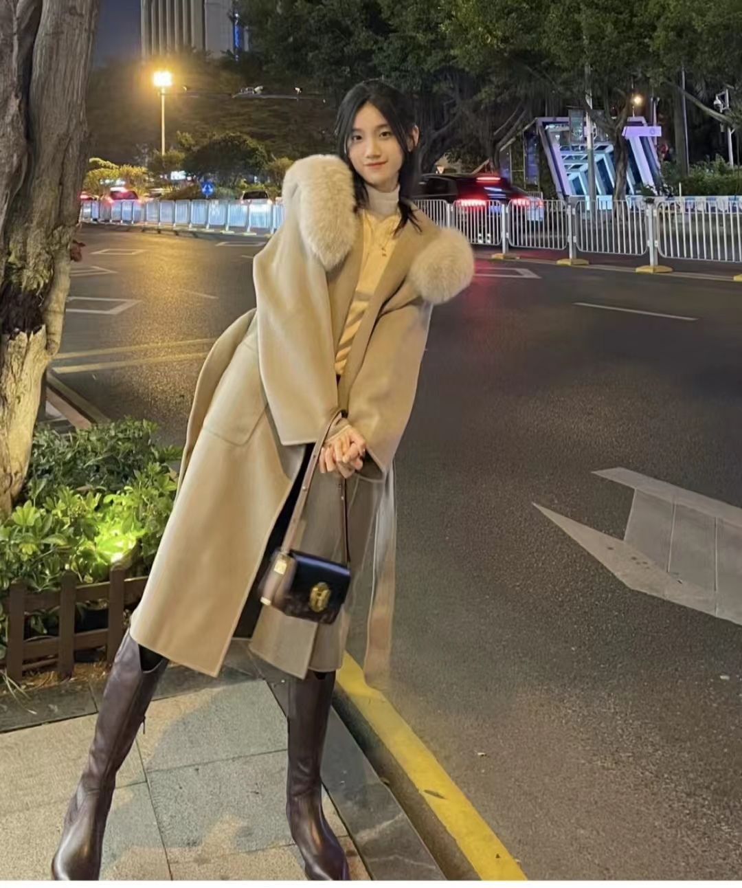 大衣搭长靴知性十足,大衣配阔腿裤让你气场翻倍