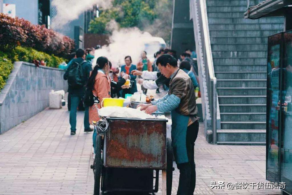 早餐店从排队到倒闭，只用了半年，究竟怎么了？