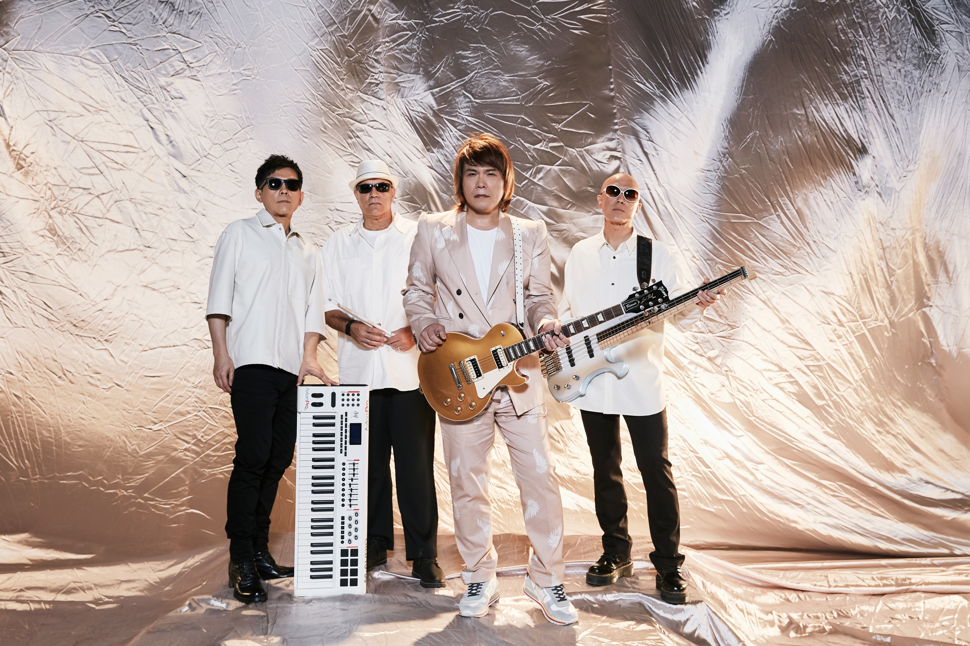 伍佰《纯白的起点》MV今首播白色幕布象征生命流动