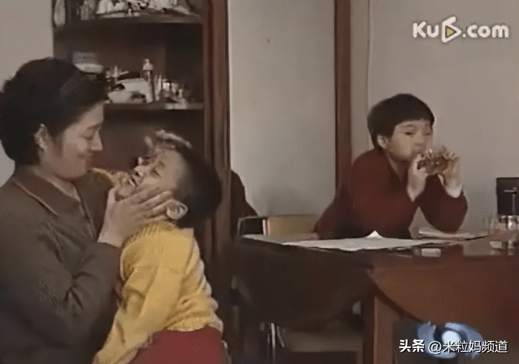 凭什么姐姐一定要让着弟弟妹妹,凭什么姐姐就一定要让着弟弟文案