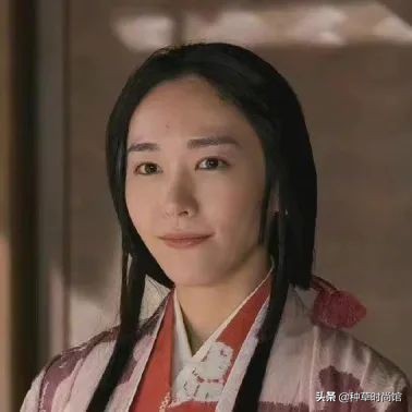 扁平脸淡颜变美思路,苦相女生长相怎么微调