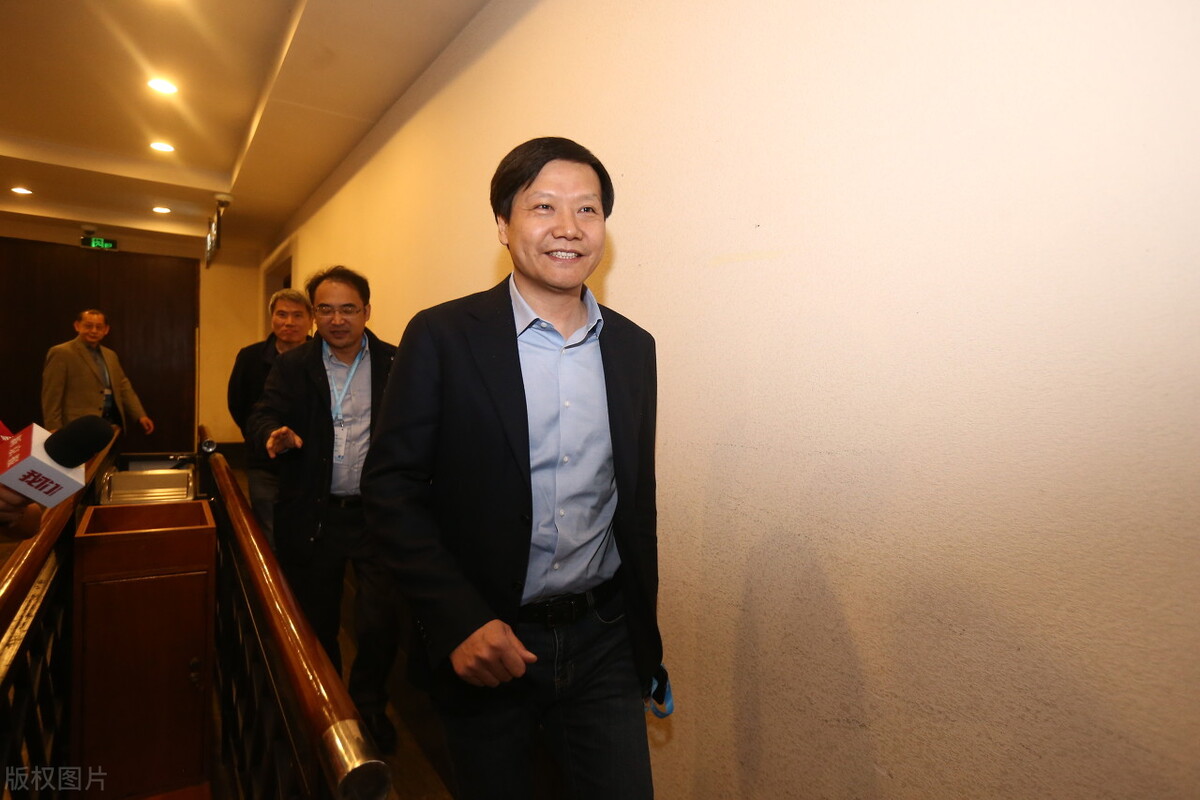 小米上市破发是什么原因,小米股价跌到谷底可以入手吗