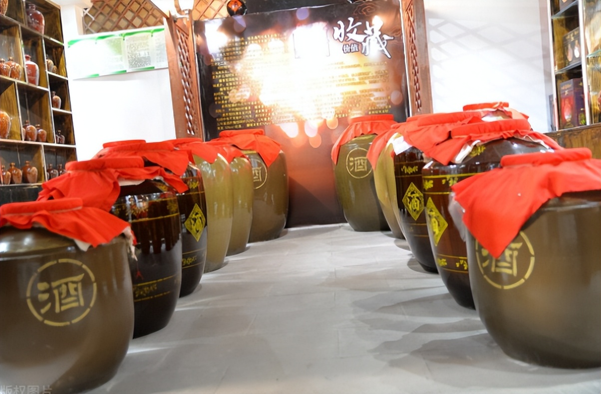 散装白酒纯粮酒为啥便宜,农村的散装白酒好卖吗多少钱